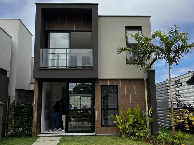 #121 - Casa para Venda em Feira de Santana - BA - 1