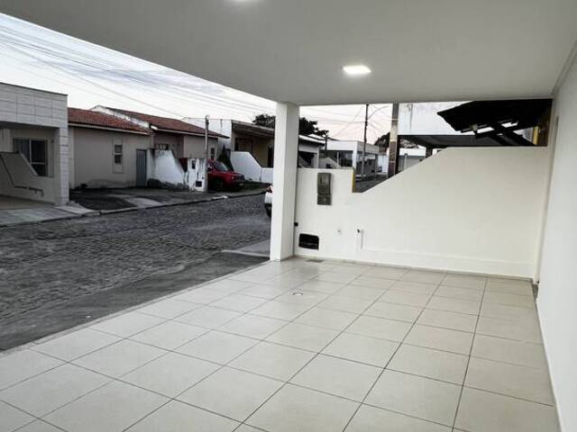 #124 - Casa para Venda em Feira de Santana - BA
