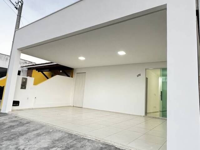 #124 - Casa para Venda em Feira de Santana - BA