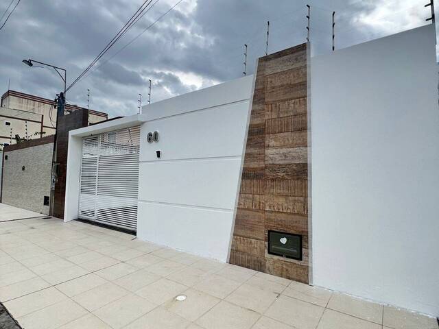#130 - Casa para Venda em Feira de Santana - BA