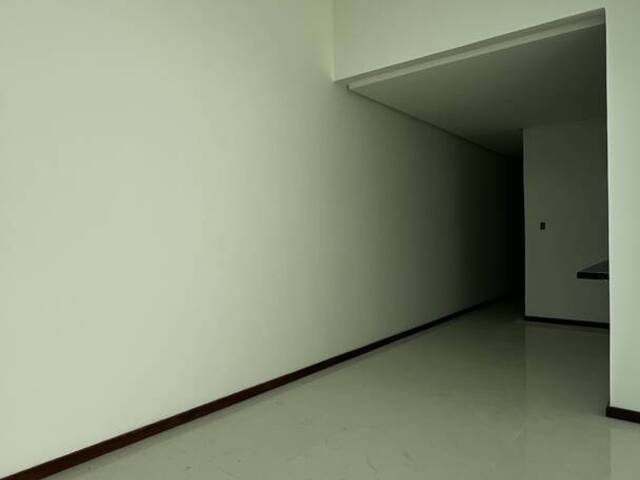 #132 - Casa para Venda em Feira de Santana - BA
