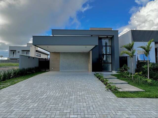 #135 - Casa para Venda em Feira de Santana - BA