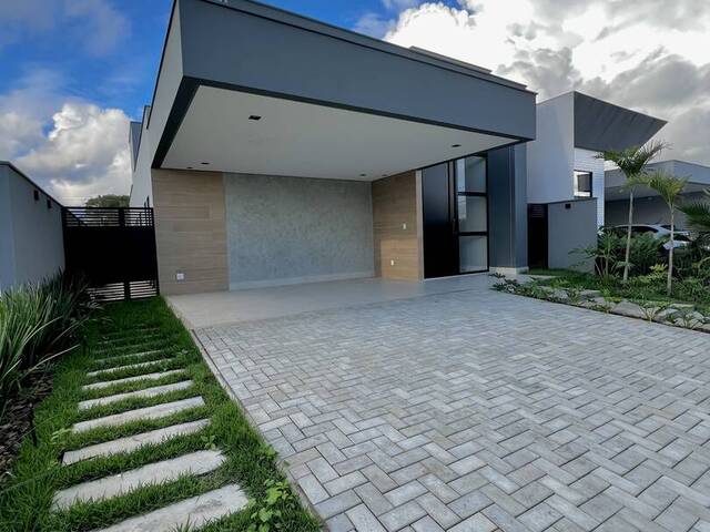 #135 - Casa para Venda em Feira de Santana - BA