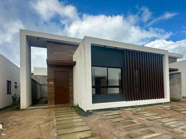 #141 - Casa para Venda em Feira de Santana - BA - 2